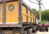 ओवरटेक पड़ा भारी: तेज रफ्तार डंपर ने ट्रैक्टर को मारी टक्कर, किसान की मौत