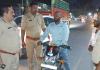 Traffic Challan: चौकी प्रभारी ने यातायात नियमों के उल्लंघन पर काटे चालान