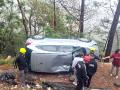 Chamoli  Road Accident: खाई में गिरने से पहले पत्थर पर अटकी कार, चार लोगों की बची जान