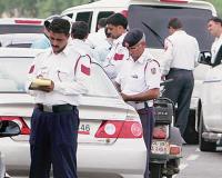 यूनिफॉर्म नहीं पहनने पर गुरुग्राम ट्रैफिक पुलिस ने 687 ऑटो-टैक्सी चालकों के काटे चालान