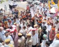 गोवंश को राष्ट्रीय दर्जा देने की मांग, एसडीएम को सौंपा ज्ञापन