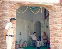 Durga Mata Temple: हांसी में दुर्गा माता मंदिर में चोरी, ताला तोड़ दानपात्र व इनवर्टर-बैटरी ले गए चोर; लोगों में रोष