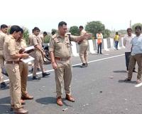 शाहजहांपुर में  तेज रफ्तार बोलेरो ने बाइक सवार परिवार को कुचला, दंपति समेत 4 की मौत