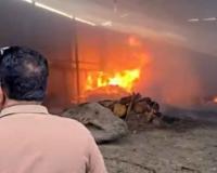 Fire: प्लाईवुड फैक्ट्री में लगी आग से लाखों का नुकसान