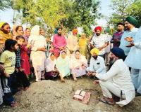 विधायक भराज ने गांव फतेहगढ़ छन्ना में आधुनिक लाइब्रेरी का नींव पत्थर रखा