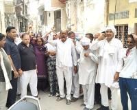 दादरी गेट और ढ़ाणा रोड पर पानी का हाहाकार: नागरिकों ने विधायक आवास का किया घेराव