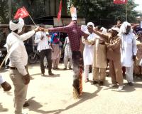 ग्रामीण सफाई कर्मचारियों की अनिश्चितकालीन हड़ताल सातवें दिन भी जारी 