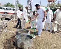 चुंगी नंबर 8 पर रखवाई टंकी व मटके, परिंडे भी लगाए 