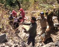 Chamoli Accident: 400 मीटर गहरी खाई में गिरी ईको वैन, एक ही परिवार के 3 लोगों की गई जान