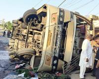 Bus Accident: बिजली के खंभे से टकराई अनियंत्रित बस, एक की मौत, 11 गंभीर घायल