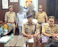 खोड़ा पुलिस की बड़ी कार्रवाई, दो वाहन चोर गिरफ्तार; आठ चोरी के दोपहिया वाहन बरामद 