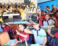 सेंट आरसी स्कूल में क्राफ्ट एवं ग्रीटिंग कार्ड प्रतियोगिता आयोजित