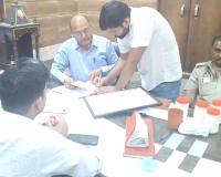 कण्डेला में पनीर फैक्ट्री पर एसडीएम कैराना की छापेमारी, सैंपल भरे