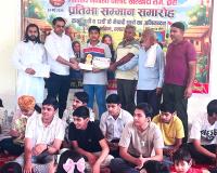 रोहतक जिले में टॉप करने वाली रिद्धिमा को 31 हजार के पुरस्कार से किया सम्मानित 