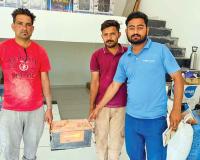 Honesty: डेरा श्रद्धालु ने ट्रैक्टर की नई बैटरी असली मालिक को सही-सलामत वापिस लौटाई