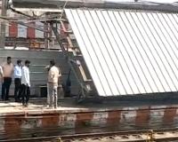 Railway Station News: लखनऊ चारबाग स्टेशन पर बड़ा हादसा, प्लेटफॉर्म का टीन शेड गिरने से कई यात्री घायल