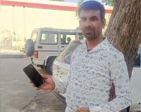 टाउन थाना पुलिस की सराहनीय पहल! एक साल बाद परिवादी को मिला गुम हुआ मोबाइल फोन