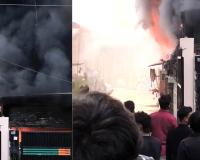 गारमेंट्स कंपनी में लगी भीषण आग से मची अफरा-तफरी, तीन इमारतें चपेट में आईं