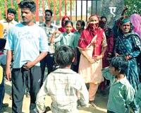सरसा के इस स्कूल में शिक्षकों की कमी व पीने के पानी की किल्लत, ग्रामीणों ने जड़ा ताला