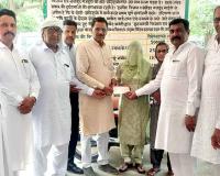 रानियां के इस किसान परिवार को सौपा गया 5 लाख का चेक