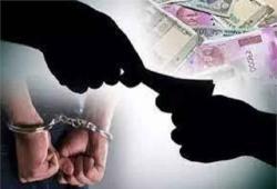 Bribery Case: अहमदाबाद में 2.5 लाख की रिश्वत लेते सब-रजिस्ट्रार समेत 4 आरोपी गिरफ्तार