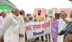 पानी की समस्या से जूझ रहे भिवानी के विद्या नगर व कीर्ति नगर के लोगों ने की नारेबाजी