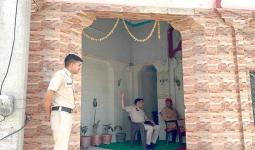 Durga Mata Temple: हांसी में दुर्गा माता मंदिर में चोरी, ताला तोड़ दानपात्र व इनवर्टर-बैटरी ले गए चोर; लोगों में रोष