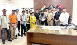 खोए मोबाइल पाकर 75 मोबाइल मालिकों के खिले चेहरे, अंबाला साइबर सेल ने खुशियों के साथ लौटाए मोबाइल