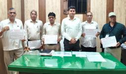 जनगणना के पहले चरण को रिकॉर्ड समय में पूरा करने वाले प्रगणक व सुपरवाइजर को किया सम्मानित