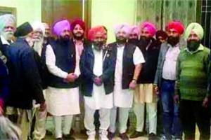 टिकट की चाह में छोड़ी पार्टी, कांग्रेस में शामिल