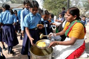 मिड-डे-मील के लिए निरीक्षण का लक्ष्य निर्धारित