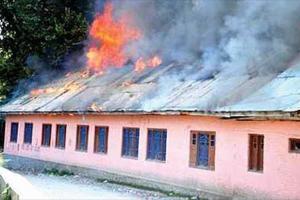 स्कूलों को जला देने से पढ़ने की सोच नहीं जल जाती