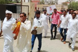 राजस्व कार्मिक व पटवारियों ने निकाली मुख्यमंत्री की शव यात्रा