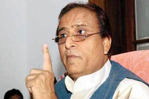 भाजपा ने मुझे बना लिया है अपनी आइटम गर्ल : आजम खां