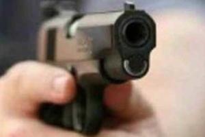 बदमाशों ने हथियार की नोंक पर लूटी स्कोडा