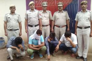 हथीन में क्रिकेट मैच पर सट्टा लगाते हुए आरोपी गिरफ्तार