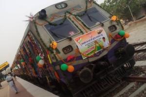 सरदारशहर-रतनगढ़ रेल मार्ग शुरु ,  केन्द्रीय रेल मंत्री ने हरी झंडी दिखाकर किया रवाना