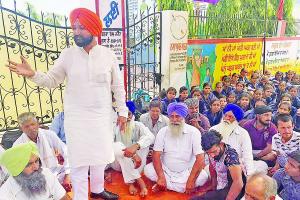 कांग्रेस ने मंझधार में डुबाया विद्यार्थियों का भविष्य