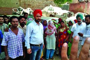 नप कर्मचारी ने फंदा लगा की खुदकुशी