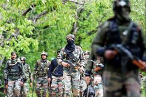 सेना के काफिले पर आतंकी हमला, दो जवान घायल