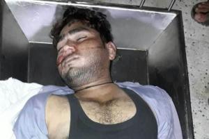 दो ट्रेन इंजन की शंटिंग के दौरान बीच में फंसने से कर्मचारी की मौत