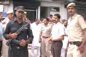 प्रोपर्टी एडवाईजर के कार्यालय में ताबड़तोड़ फायरिंग