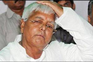 लालू यादव के 12 ठिकानों पर CBI का छापा