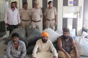 पीओपी के कट्टों में छिपाकर ले जाई जा रही थी डोडापोस्त , तीन गिरफ्तार