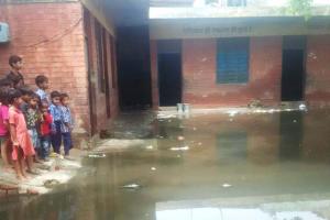 अभिभावकों ने स्कूल में जड़ा ताला