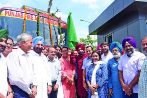 तोहफा: सिद्धू ने 11 फायर ब्रिगेड को दी हरी झंडी