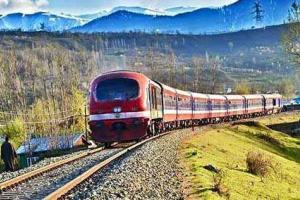 कश्मीर घाटी में रेल सेवाएं आज फिर शुरू