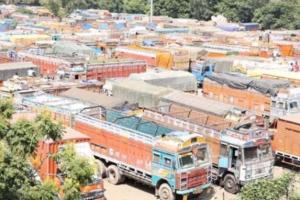 पंजाब: सड़कों से दूर रहे 90,000 से अधिक ट्रक