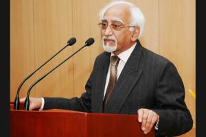 भारत में अल्पसंख्यको को बहुसंख्यकों से भला कैसी असुरक्षा