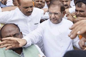 शरद-नीतीश गुट की बैठक आज, यादव के Party में रहने पर हो सकता है फैसला